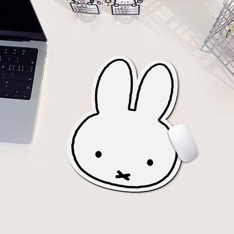Kawaii Miffy Hasenförmiges Mau – Gaming Keyboard And Mouse Pad Bewertung und Preis